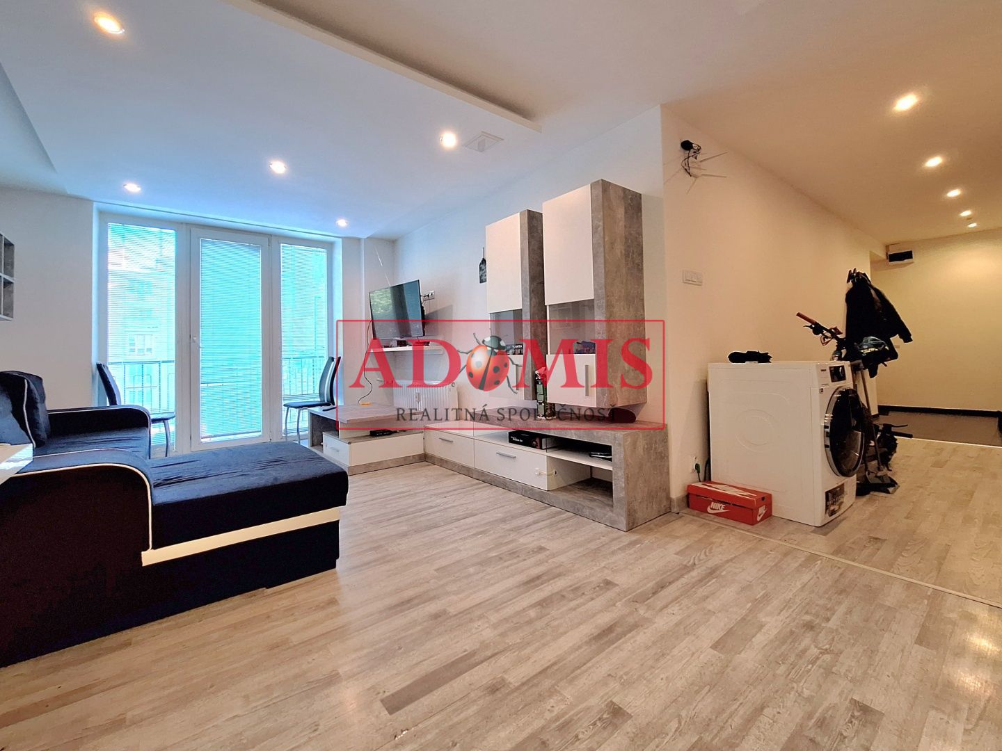 ADOMIS - predám 2-izb tehlový priestranný byt 70m2, balkón, rekonštrukcia, Komenského ulica Košice