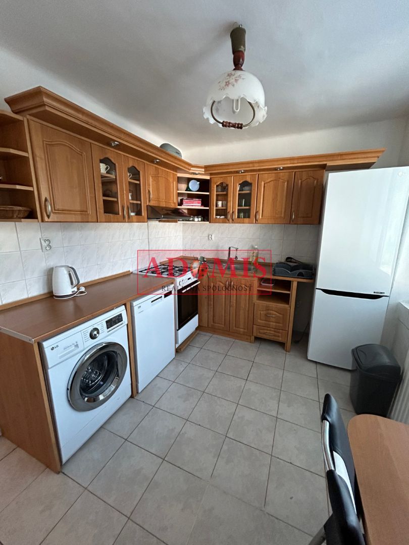 ADOMIS - predám 2-izb tehlový priestranný byt 70m2, balkón, rekonštrukcia, Komenského ulica Košice