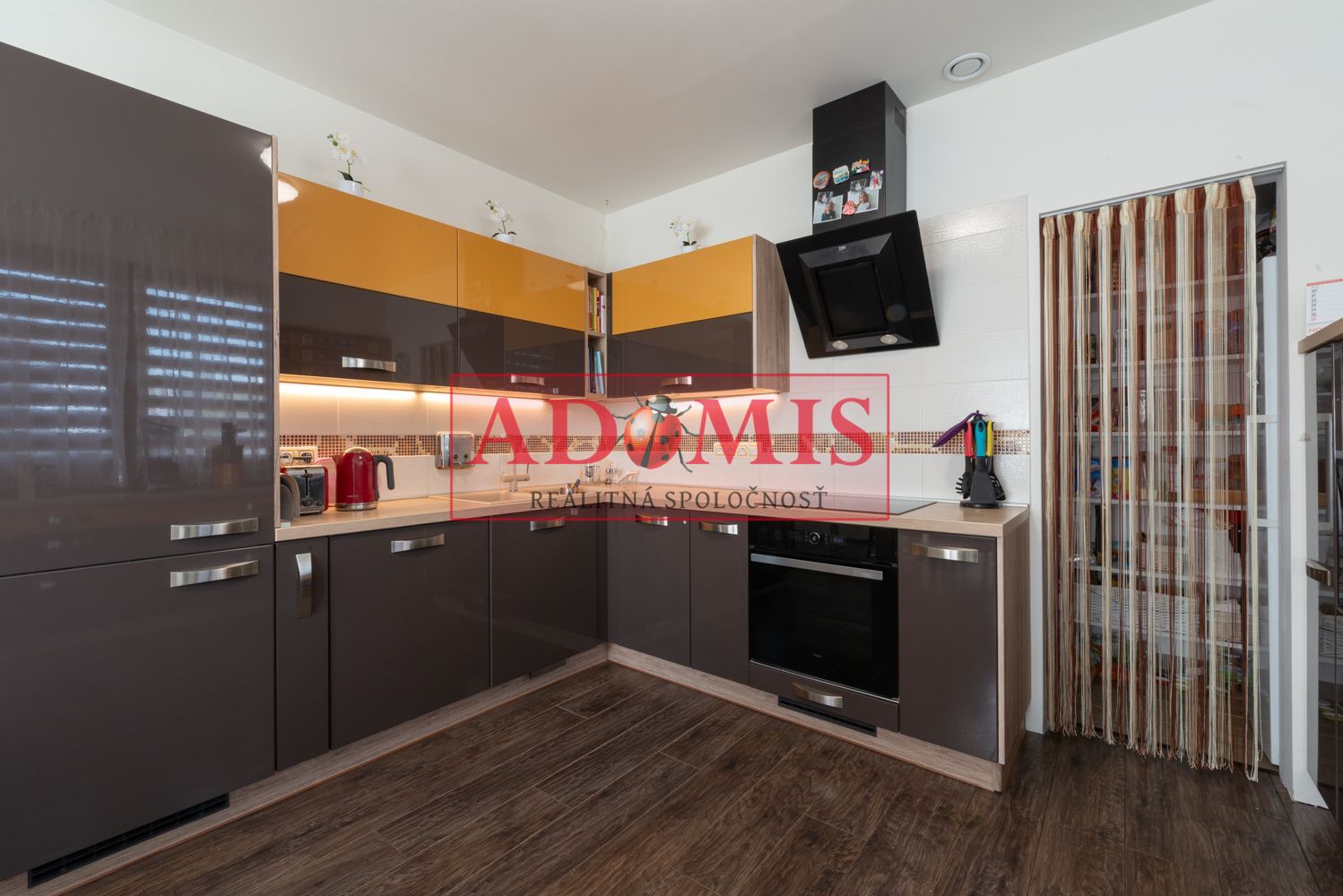 ADOMIS - predám 8-izbový priestraný rodinný dom, úžitková plocha 473 m2, Rulandská ulica, Košice - Krásna, Na Hore