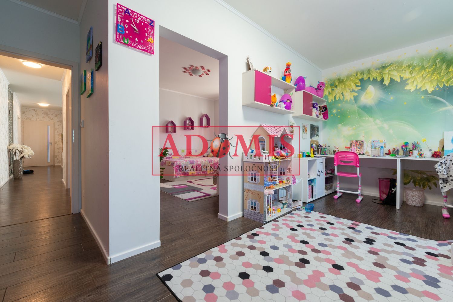 ADOMIS - predám 8-izbový priestraný rodinný dom, úžitková plocha 473 m2, Rulandská ulica, Košice - Krásna, Na Hore