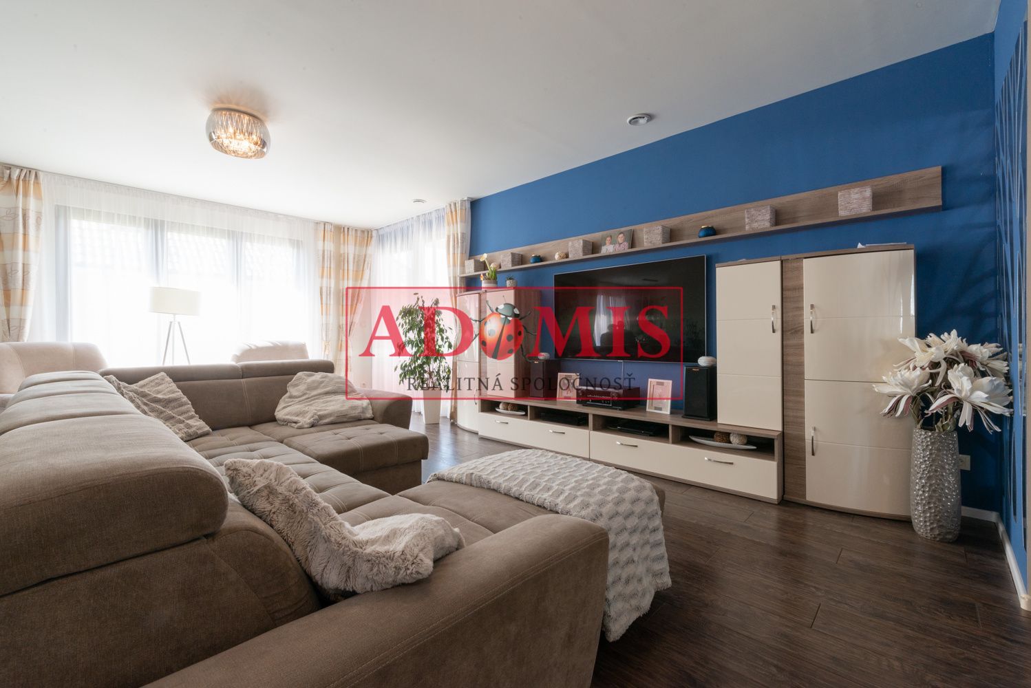 ADOMIS - predám 8-izbový priestraný rodinný dom, úžitková plocha 473 m2, Rulandská ulica, Košice - Krásna, Na Hore
