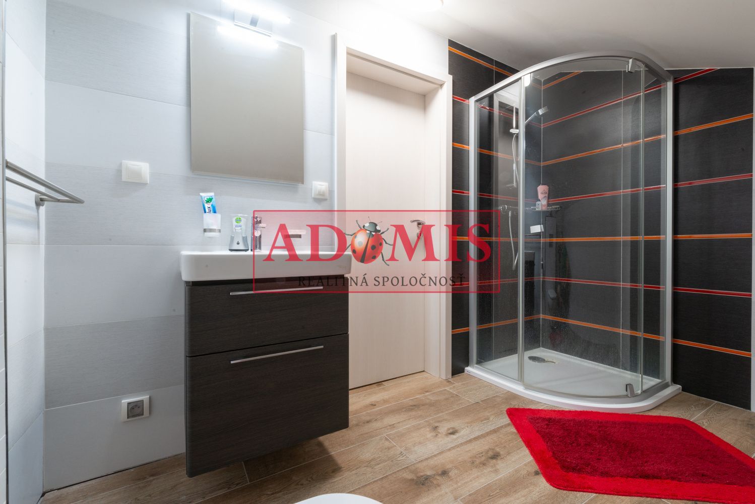 ADOMIS - predám 8-izbový priestraný rodinný dom, úžitková plocha 473 m2, Rulandská ulica, Košice - Krásna, Na Hore