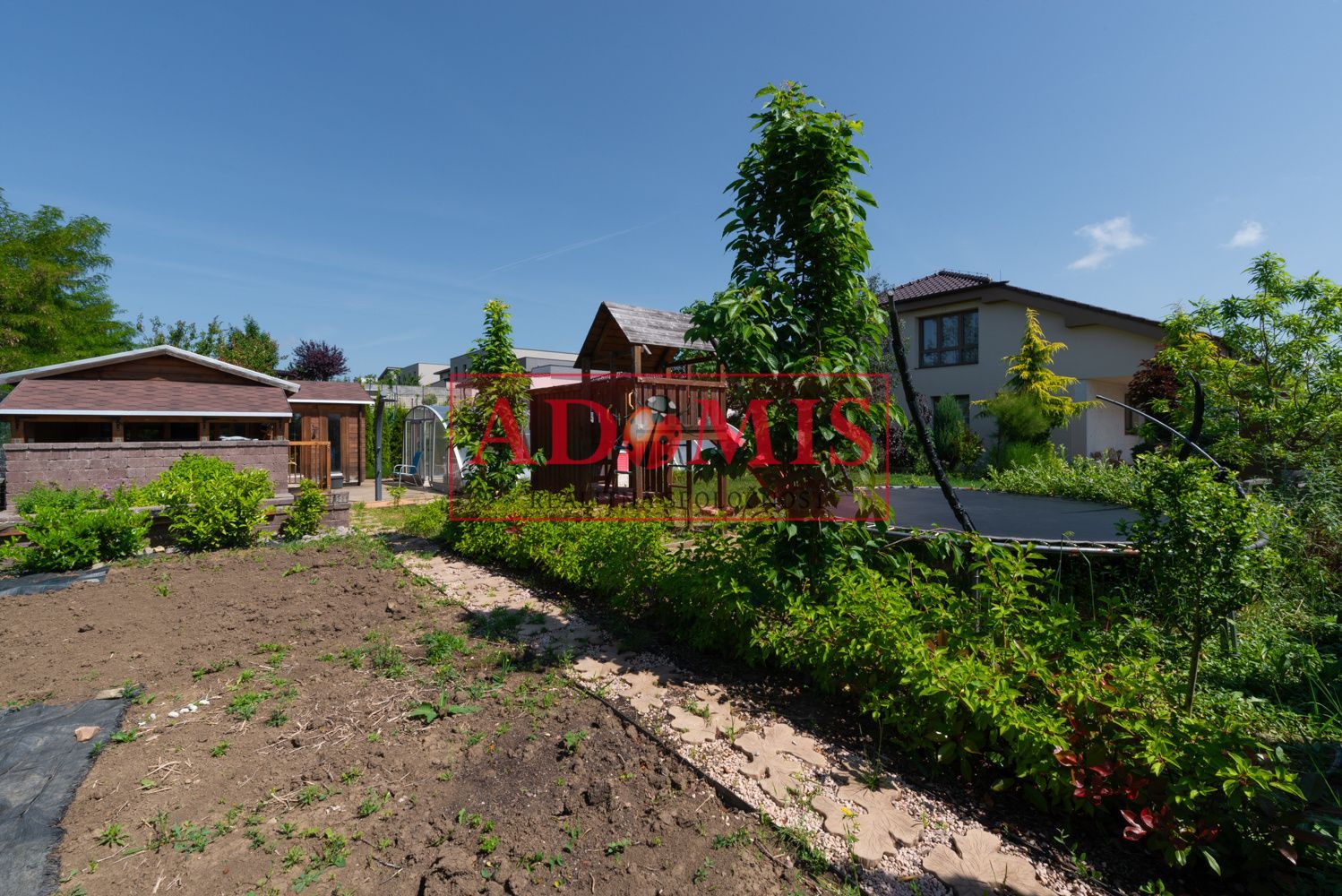 ADOMIS - predám 8-izbový priestraný rodinný dom, úžitková plocha 473 m2, Rulandská ulica, Košice - Krásna, Na Hore