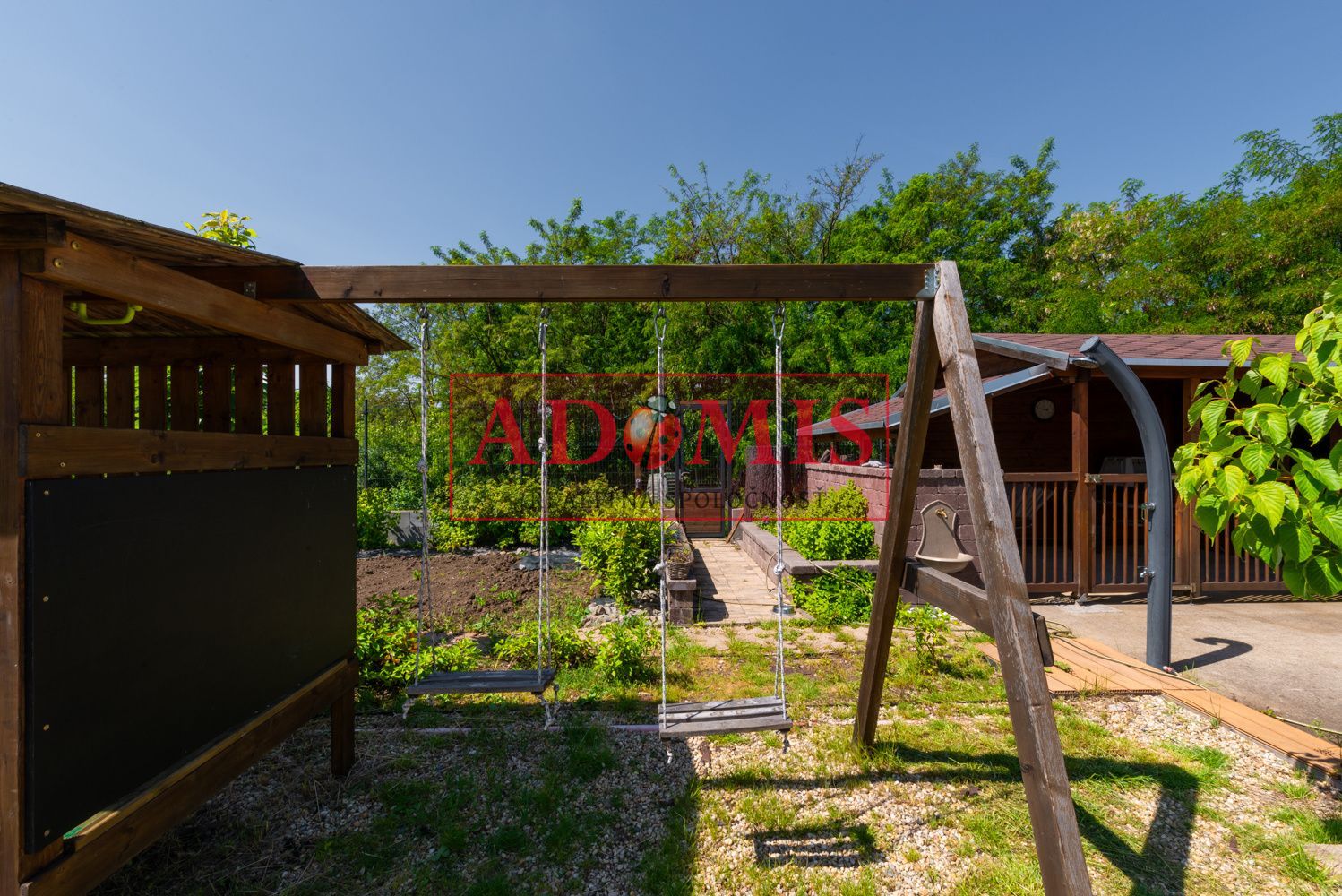 ADOMIS - predám 8-izbový priestraný rodinný dom, úžitková plocha 473 m2, Rulandská ulica, Košice - Krásna, Na Hore