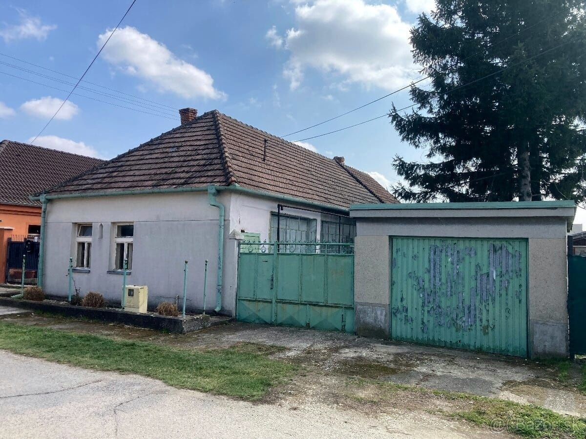 Na predaj 3-izbový rodinný dom v obci Veľká Mača