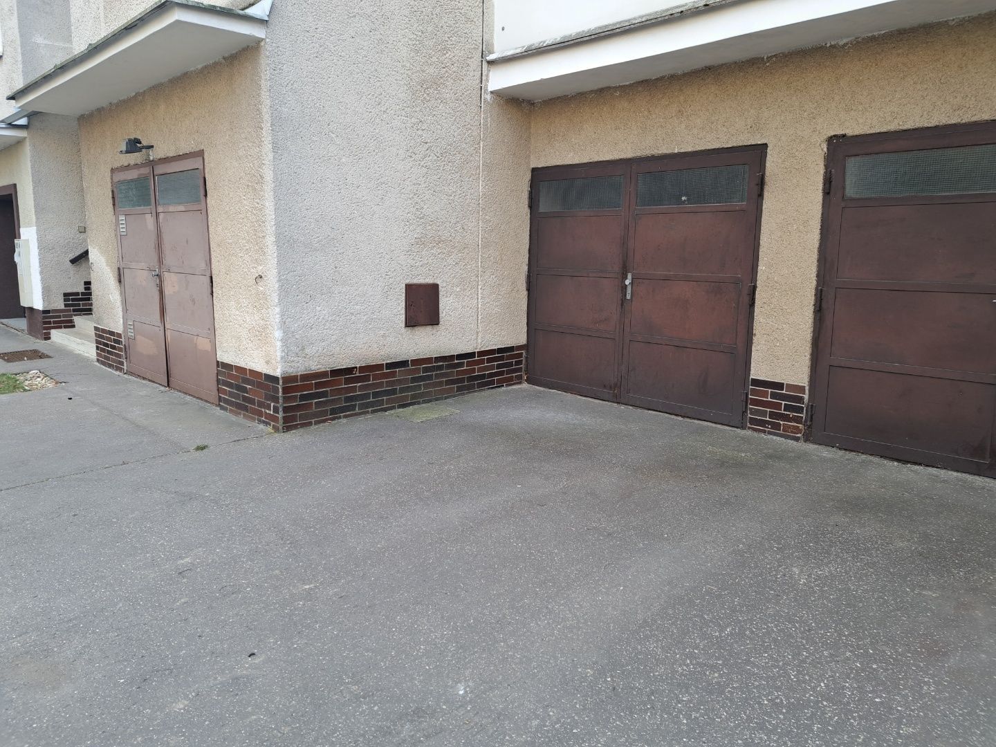 Tehlový 3 izbový byt na Chrenovej 4, 2x loggia, garáž