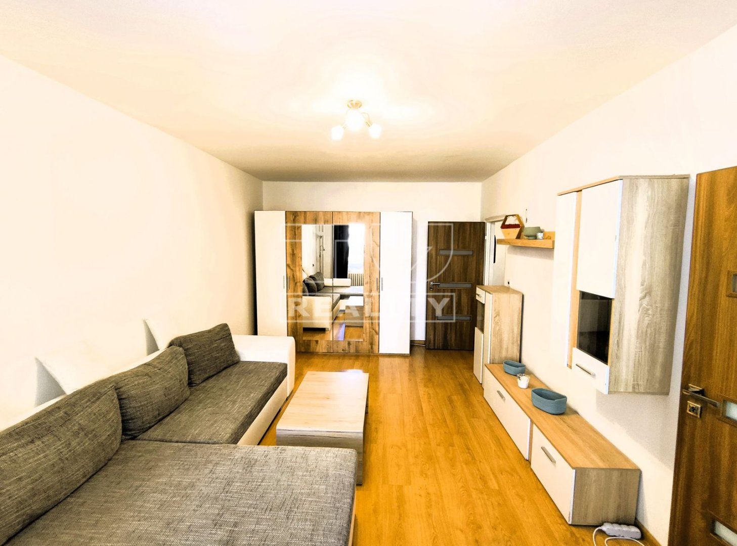 Byt 2 izbový s lodžiou, centrum mesta Prešov, 65 m2