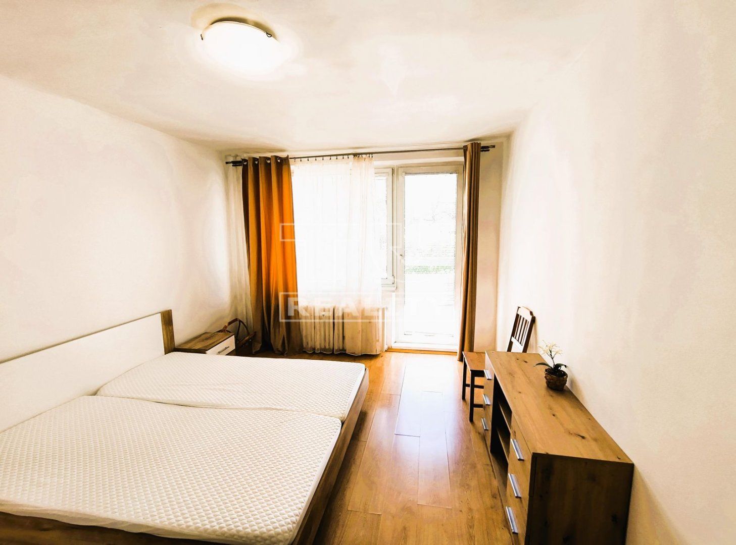 Byt 2 izbový s lodžiou, centrum mesta Prešov, 65 m2