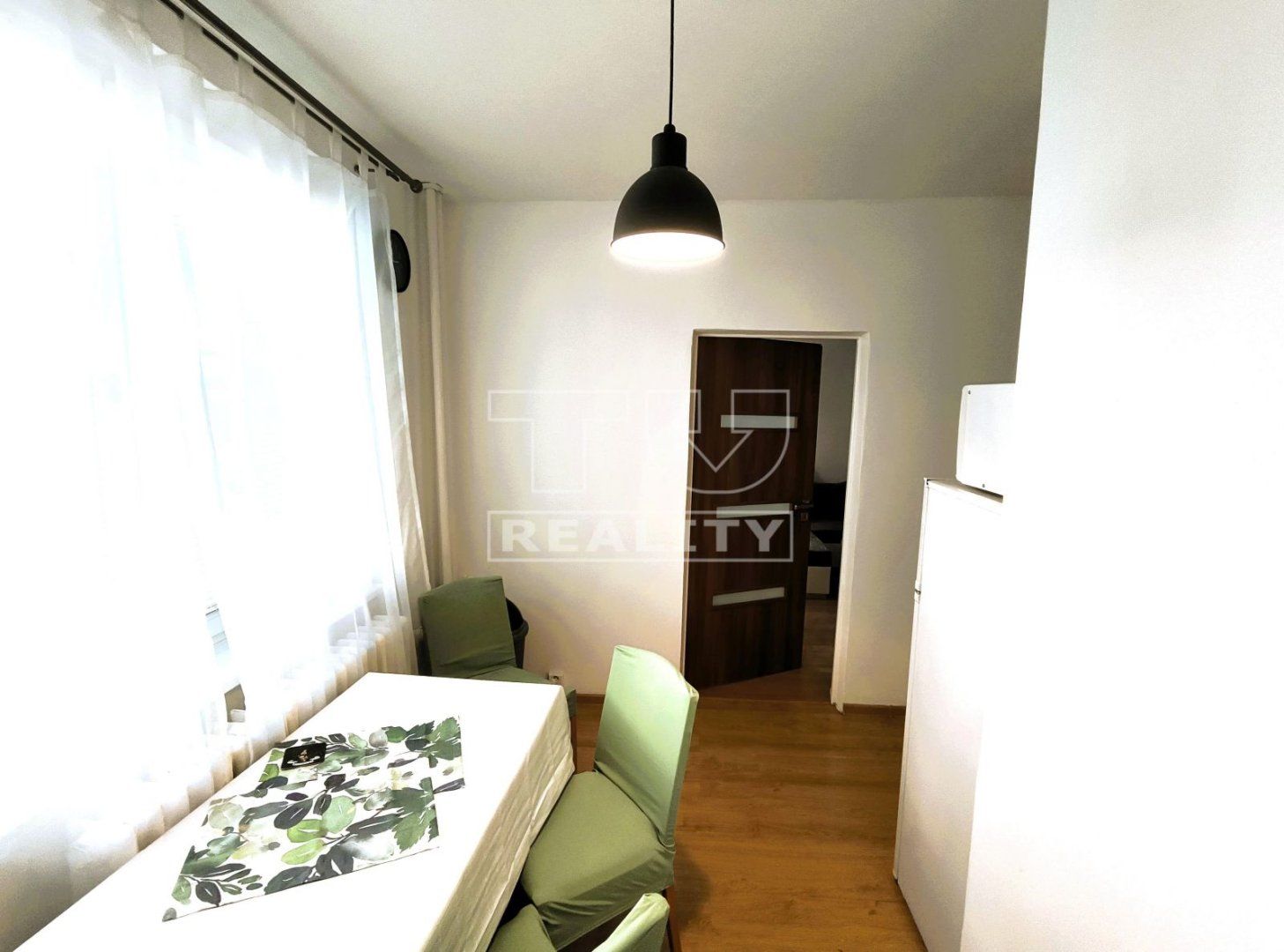 Byt 2 izbový s lodžiou, centrum mesta Prešov, 65 m2