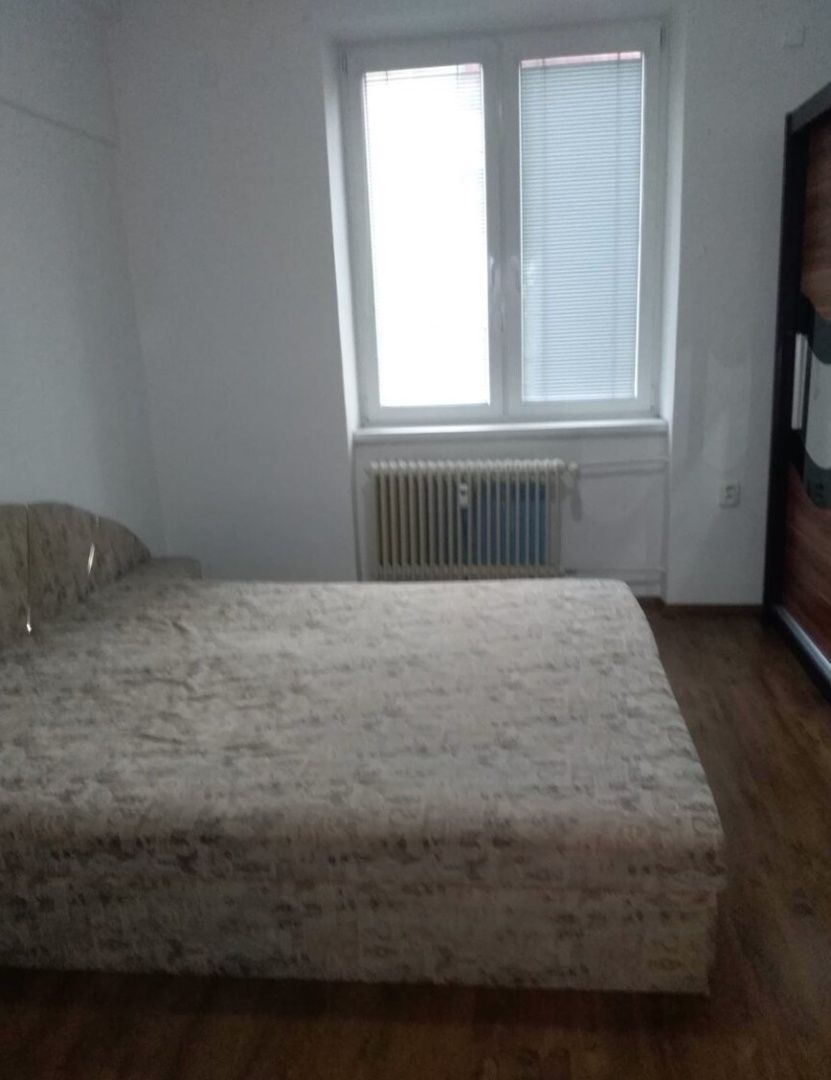 Ponúkame Vám na predaj priestranný 2i byt v lukratívnej lokalite Bratislavy – Staré Mesto