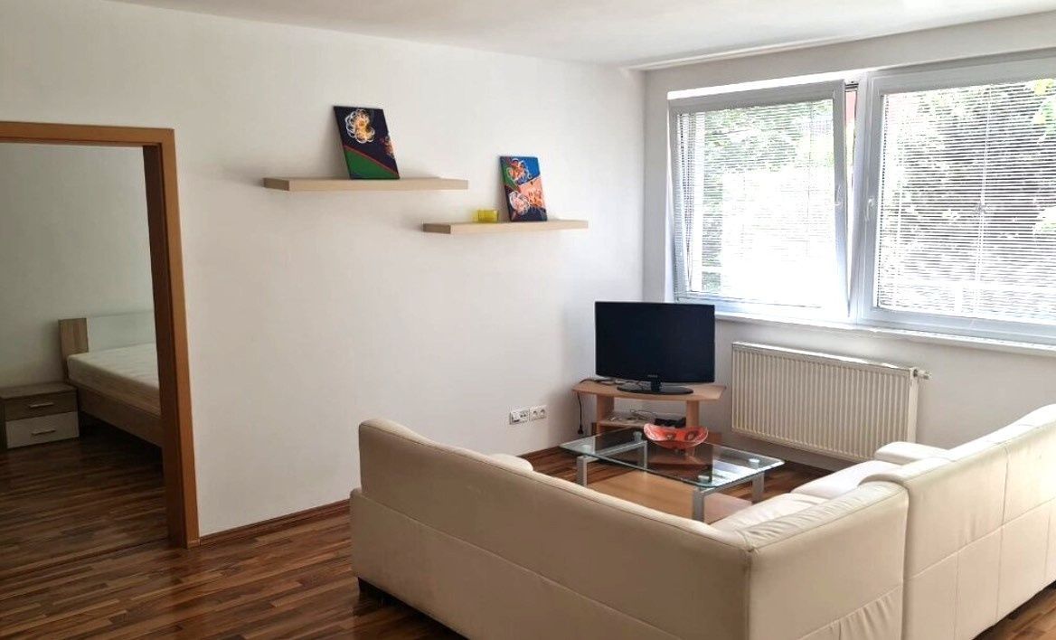 2 izbový byt, parking, terasa v Ružinove PRENÁJOM