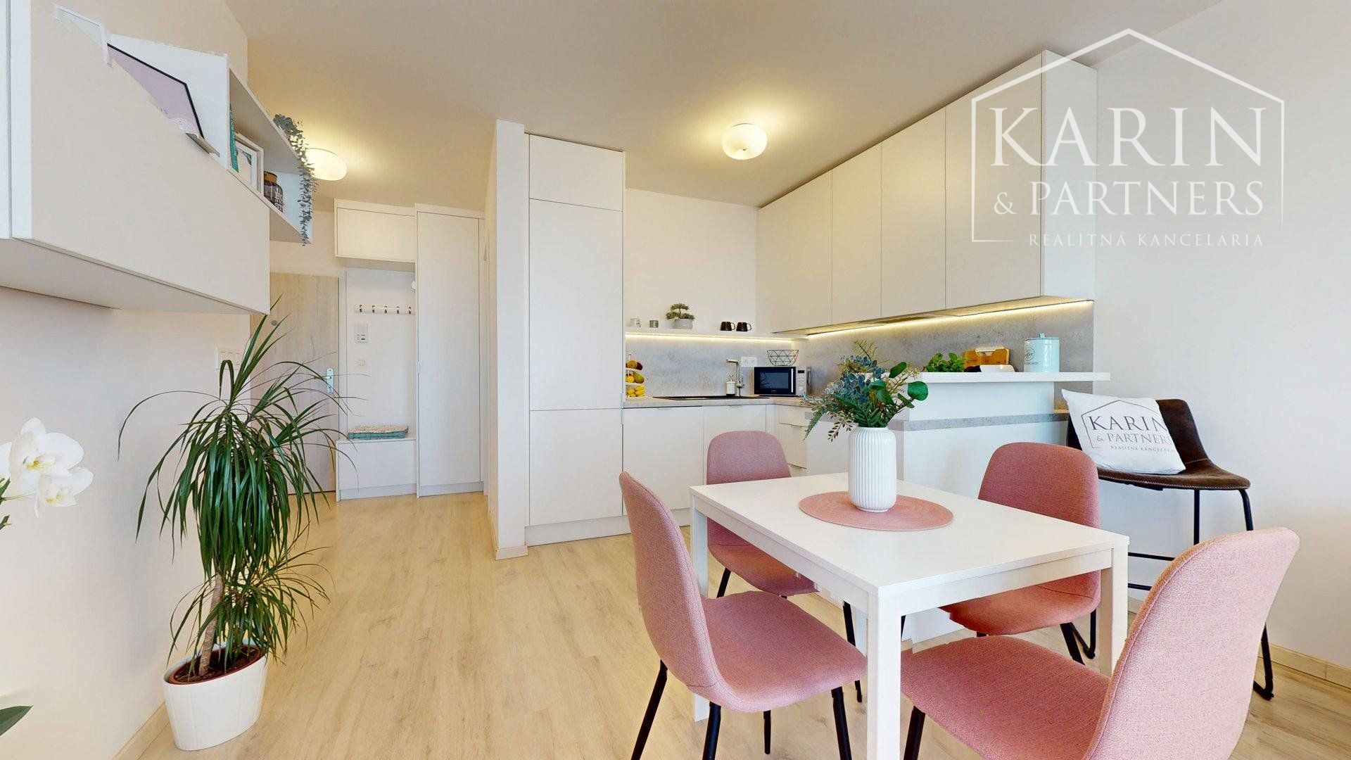 Zariadený 2i. byt | loggia | šatník | parking | Malé Krasňany
