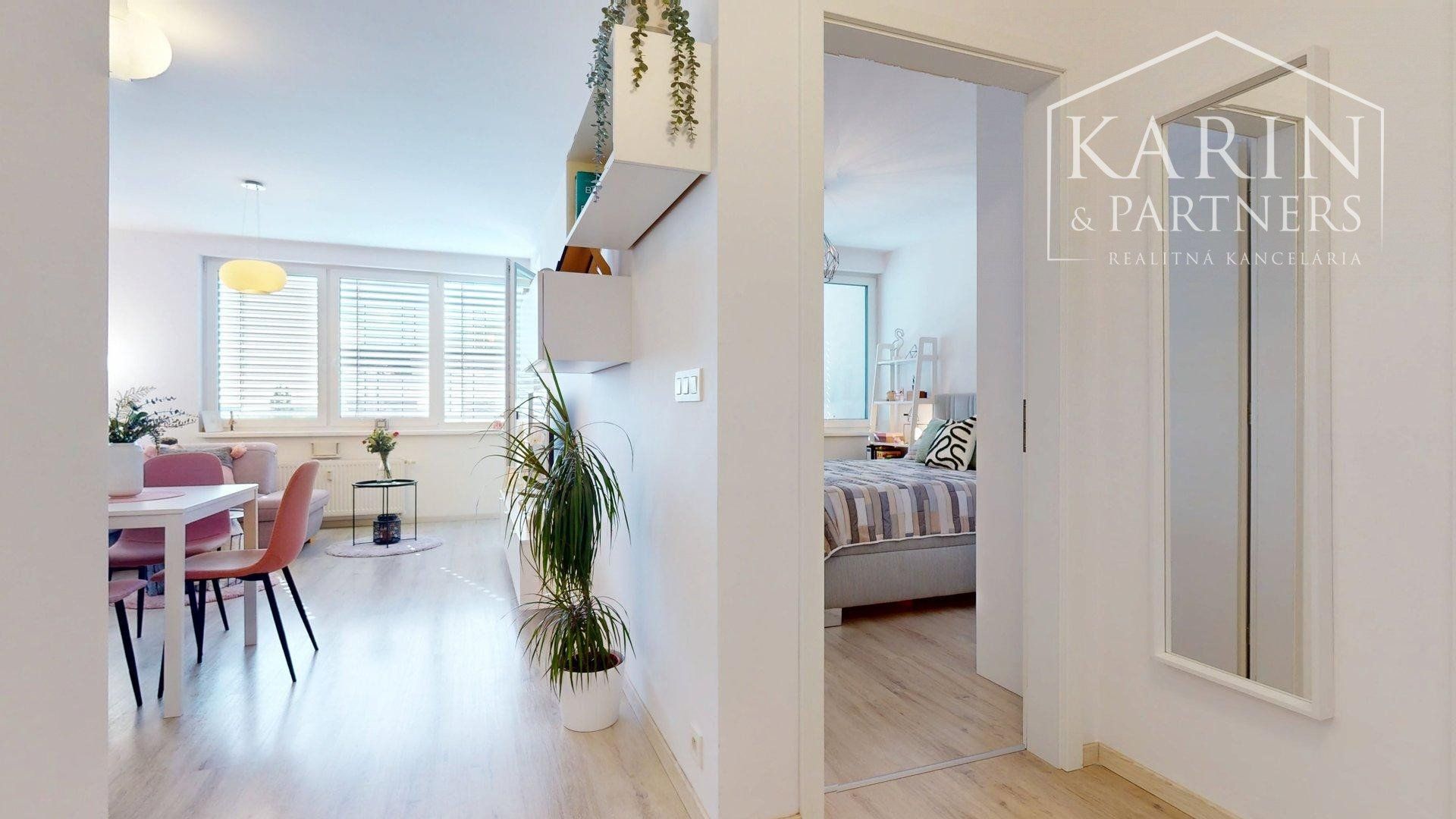 Zariadený 2i. byt | loggia | šatník | parking | Malé Krasňany