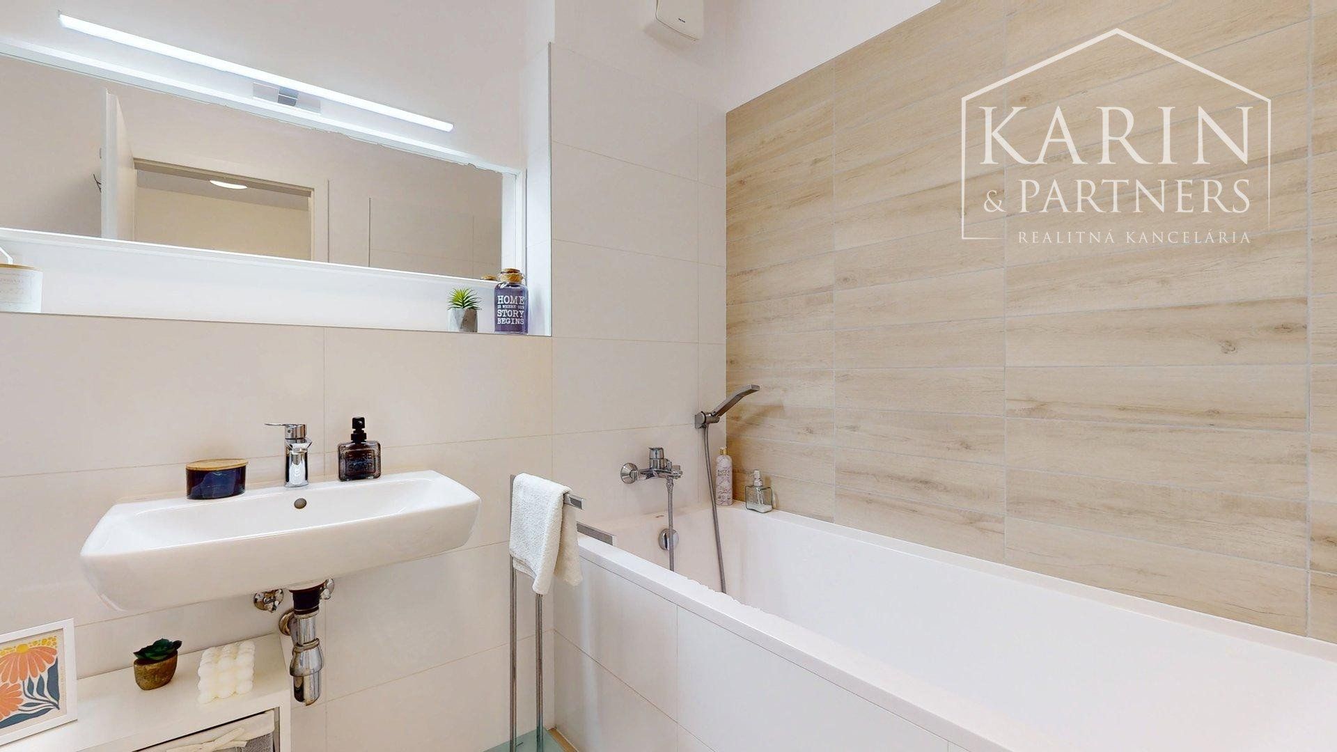 Zariadený 2i. byt | loggia | šatník | parking | Malé Krasňany