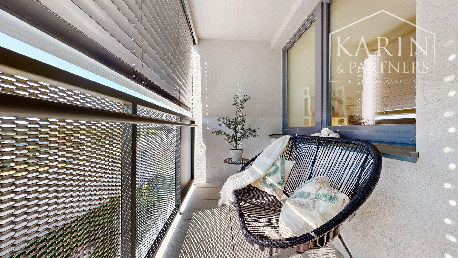 Zariadený 2i. byt | loggia | šatník | parking | Malé Krasňany