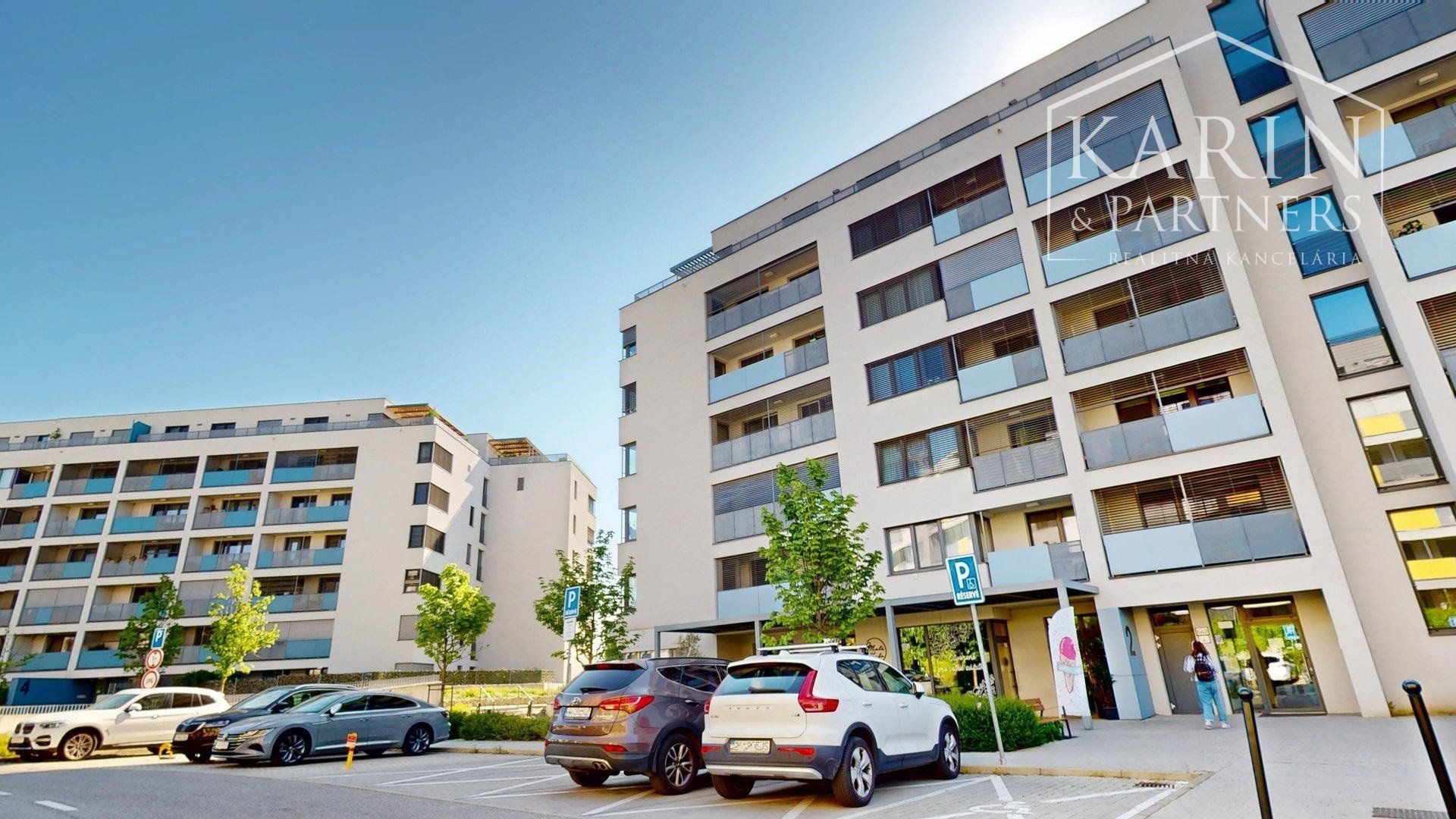 Zariadený 2i. byt | loggia | šatník | parking | Malé Krasňany