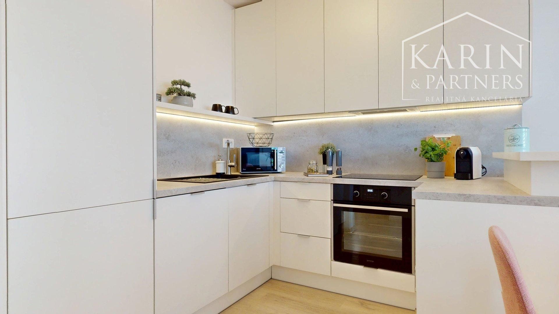 Zariadený 2i. byt | loggia | šatník | parking | Malé Krasňany