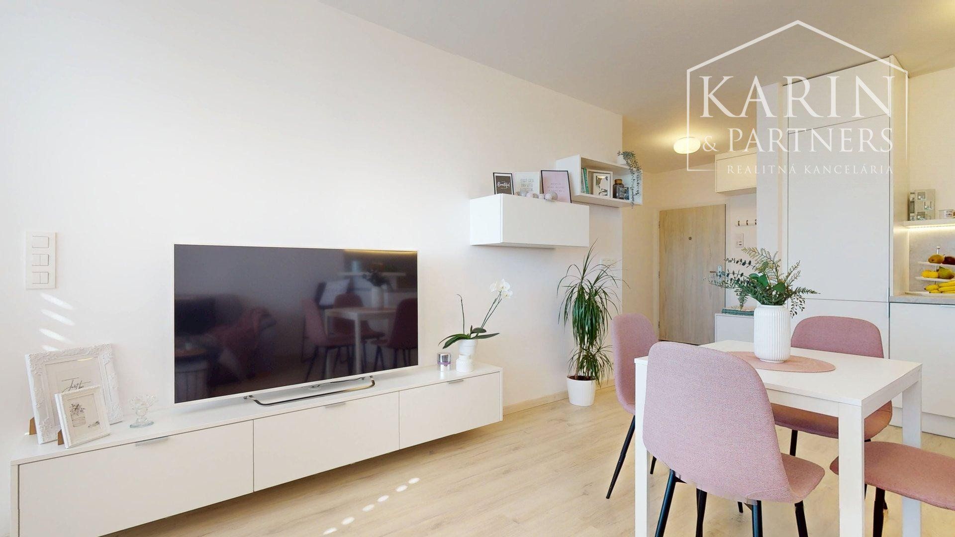 Zariadený 2i. byt | loggia | šatník | parking | Malé Krasňany