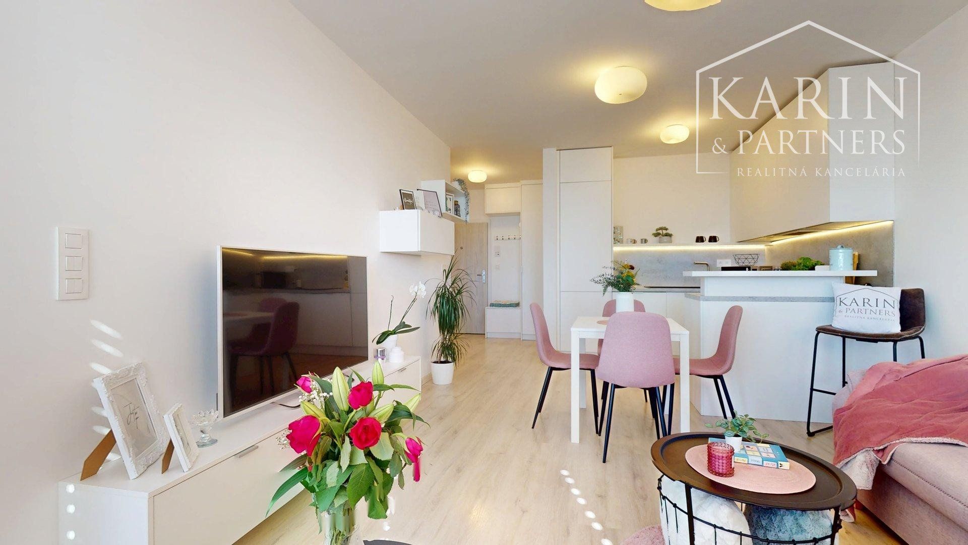 Zariadený 2i. byt | loggia | šatník | parking | Malé Krasňany
