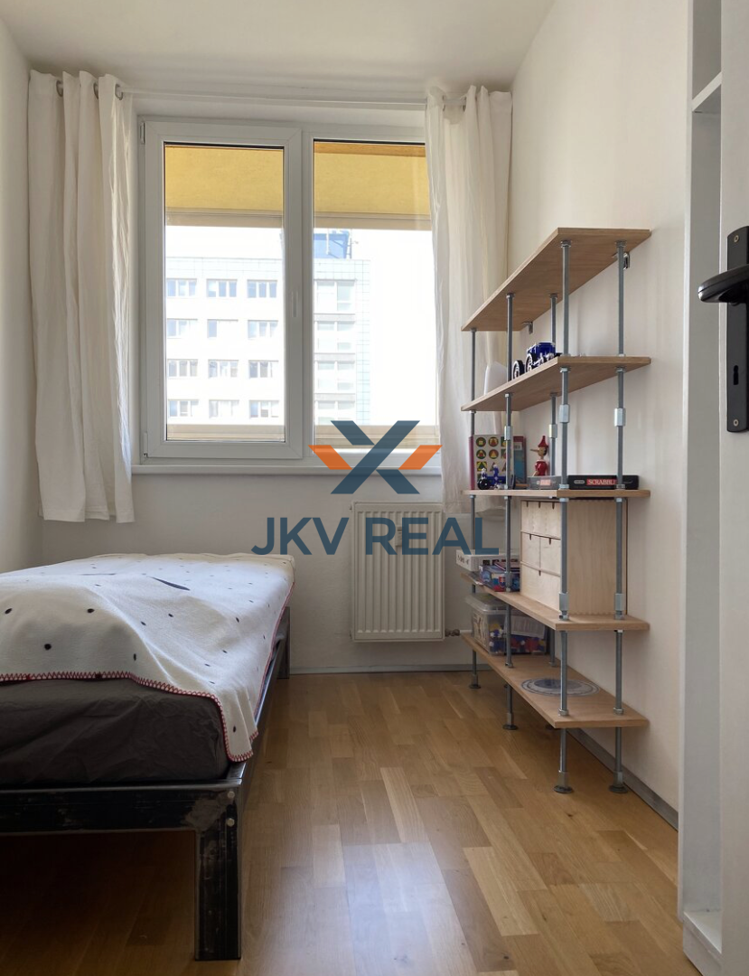 3-izbový byt s loggiou na Kramároch – kompletne zrekonštruovaný, slnečný a s výhľadom na západ slnka