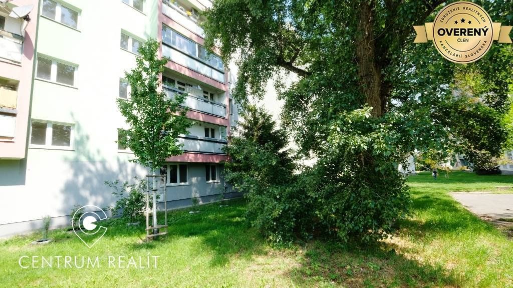 Veľmi priestranný 3-izbový byt s lodžiou, Nové Mesto