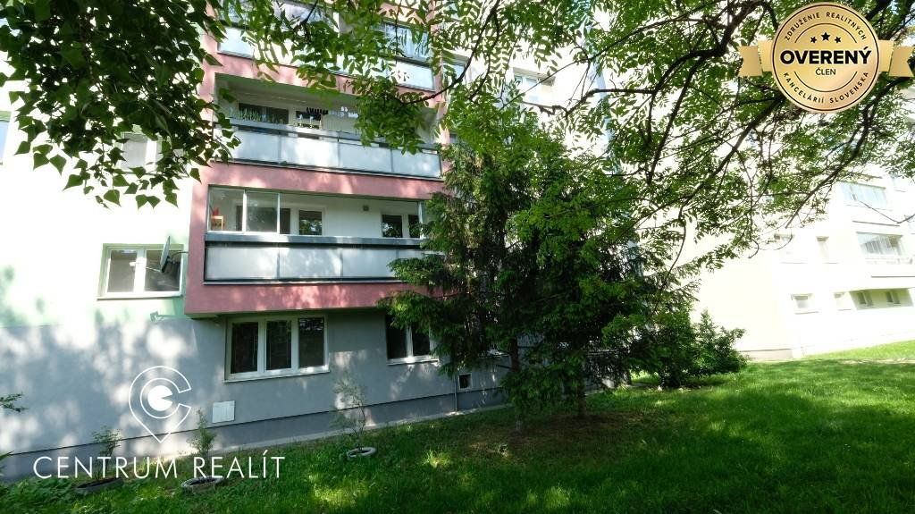Veľmi priestranný 3-izbový byt s lodžiou, Nové Mesto