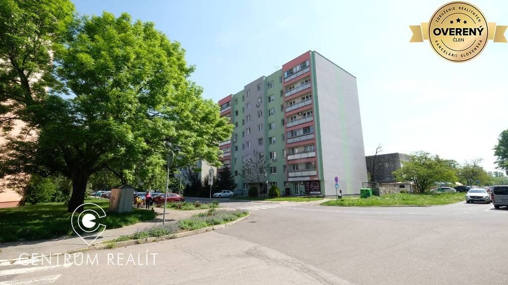 Veľmi priestranný 3-izbový byt s lodžiou, Nové Mesto