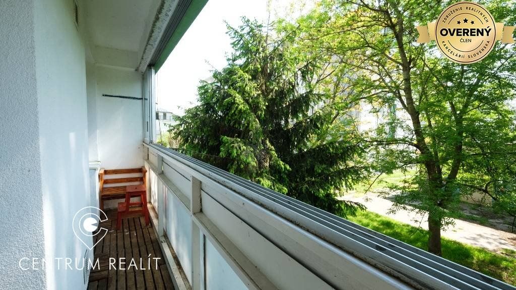 Veľmi priestranný 3-izbový byt s lodžiou, Nové Mesto