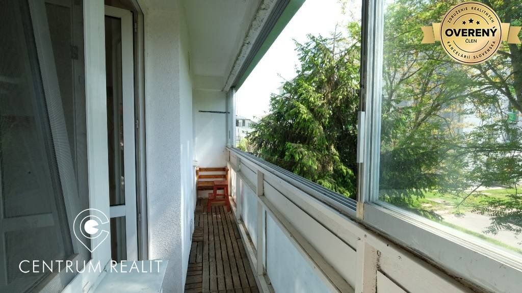 Veľmi priestranný 3-izbový byt s lodžiou, Nové Mesto