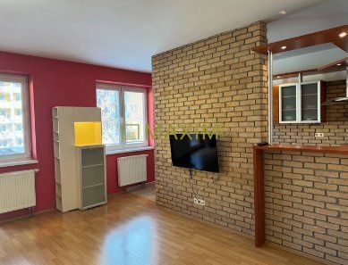 Ponúkame na predaj 3-izbový byt na Šustekovej ulici