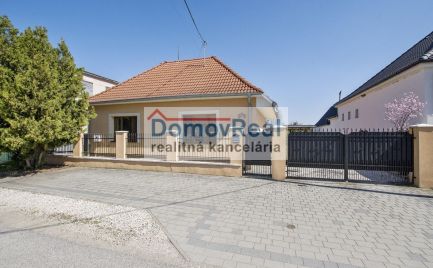 Rodinný dom s vidieckým štýlom na predaj v obci Tomášikovo