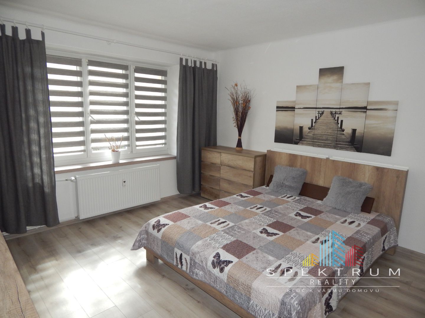 SPEKTRUM REALITY- Na PRENÁJOM komplet rekonštruovaný, zariadený 2- izbový byt, 62.8 m2, Handlová, 29.Augusta