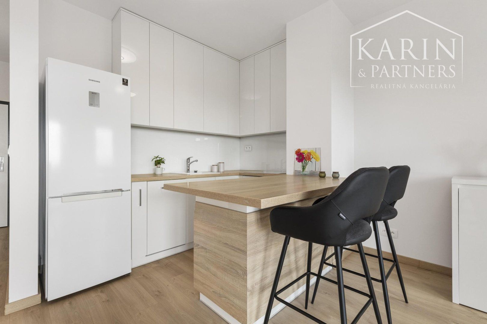 Predaj Iný Iný-Predaj-Bratislava - mestská časť Petržalka-215000.00 €