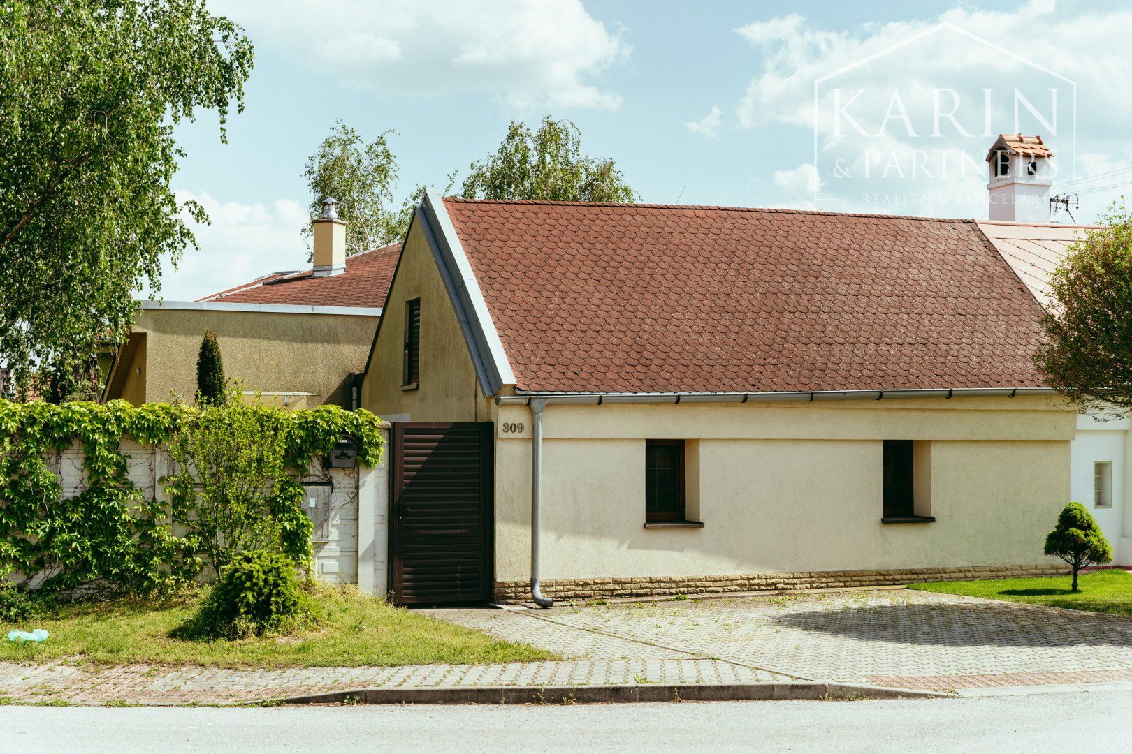 Rodinný dom na predaj- pokojná lokalita Vysoká pri Morave