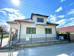 Zrekonštruovaný rodinný dom s pozemkom, Lúka nad Váhom