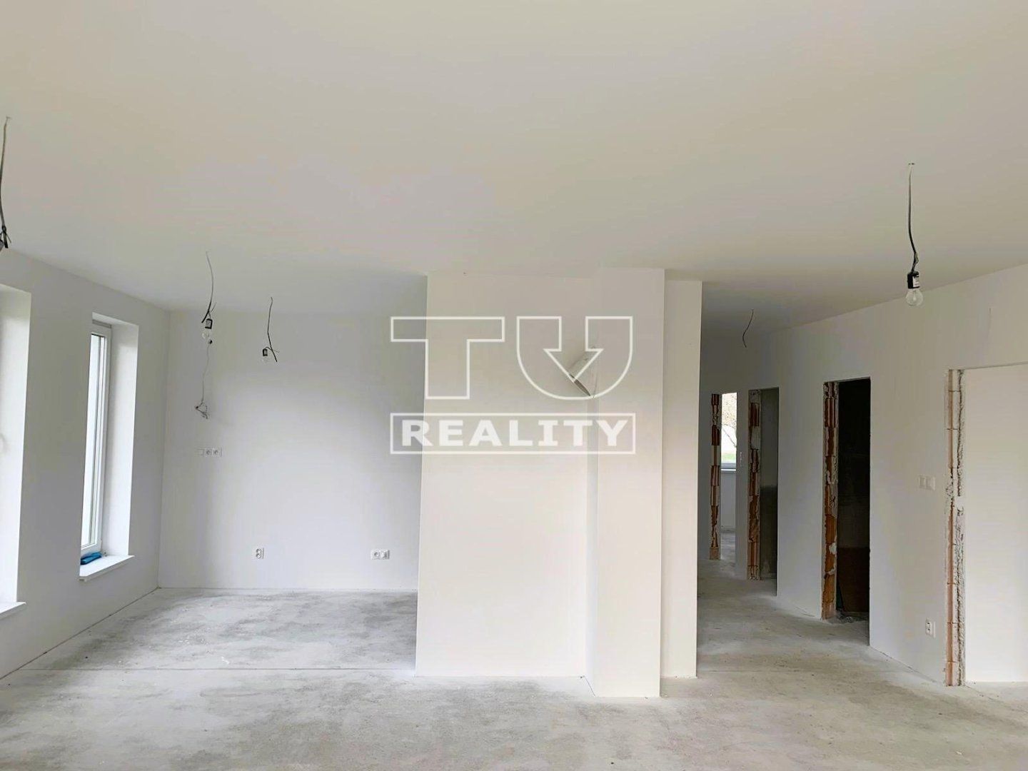 TUreality ponúka na predaj novostavbu 4i rodinného domu 18 min od Zvolena s pozemkom 1100 m²