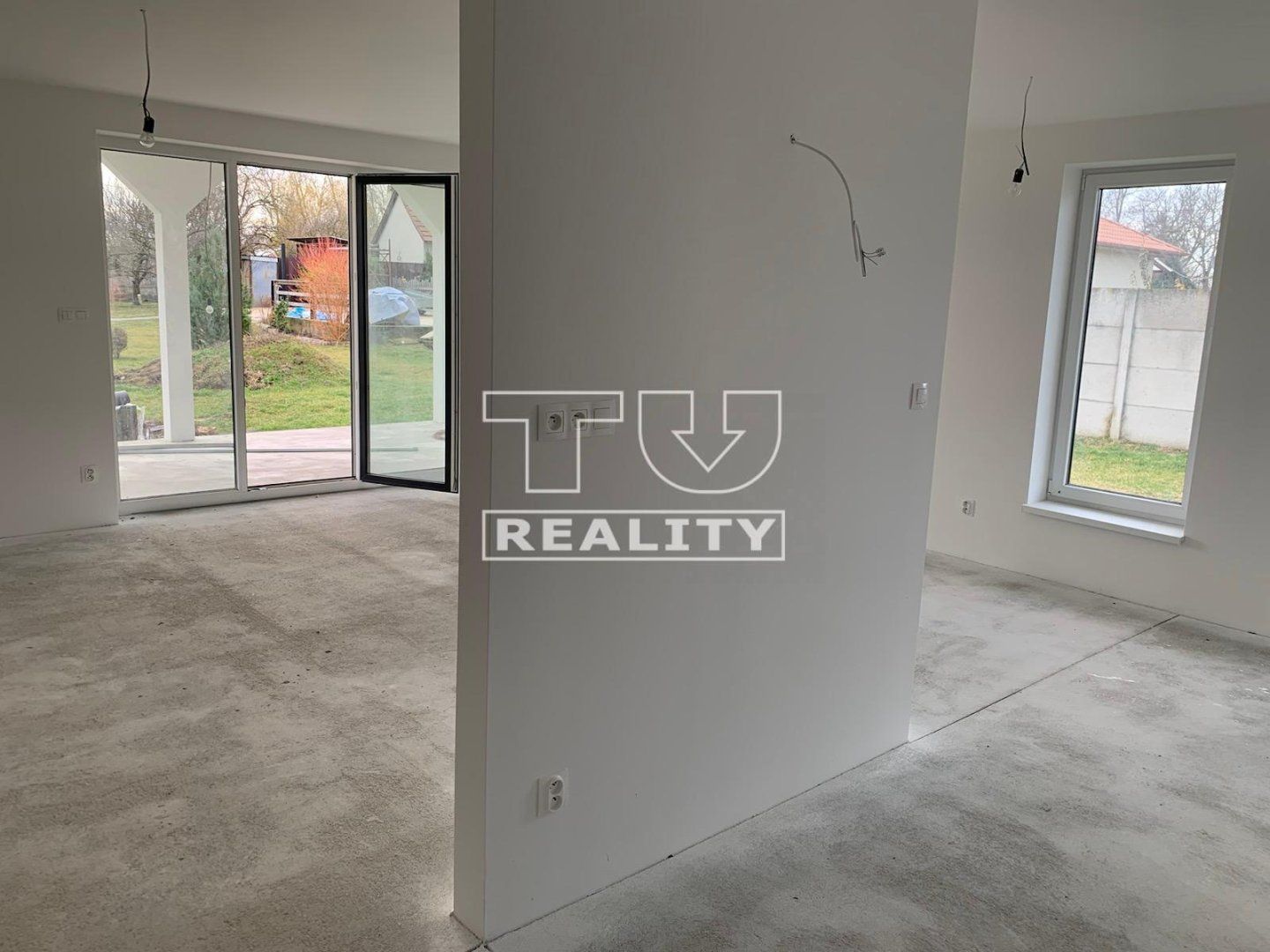 TUreality ponúka na predaj novostavbu 4i rodinného domu 18 min od Zvolena s pozemkom 1100 m²