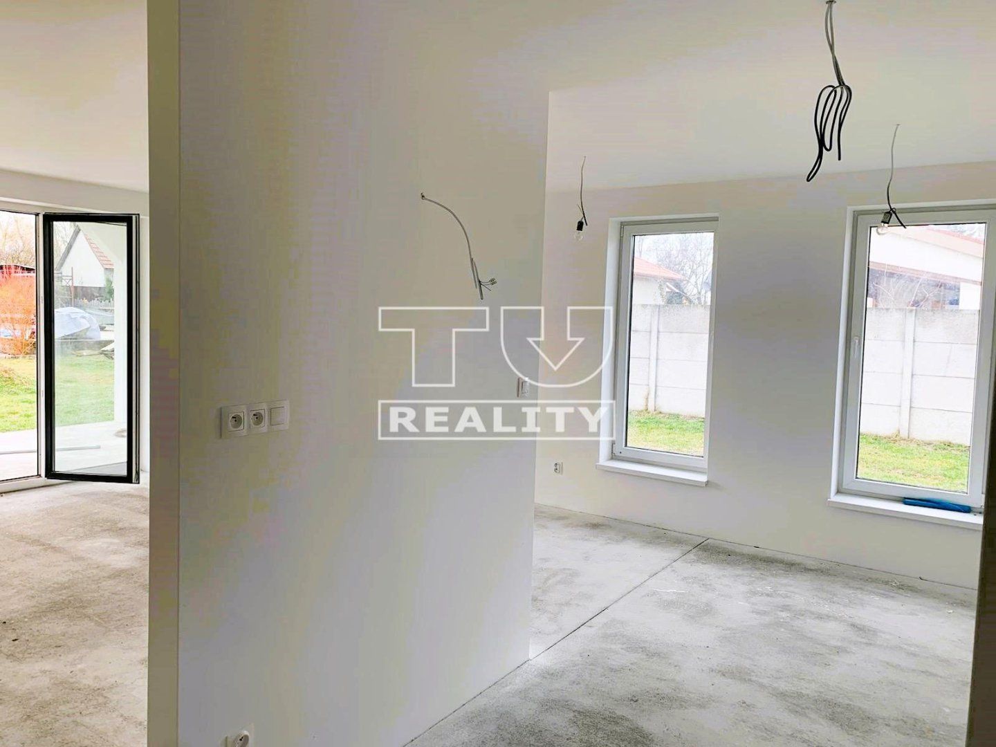 TUreality ponúka na predaj novostavbu 4i rodinného domu 18 min od Zvolena s pozemkom 1100 m²