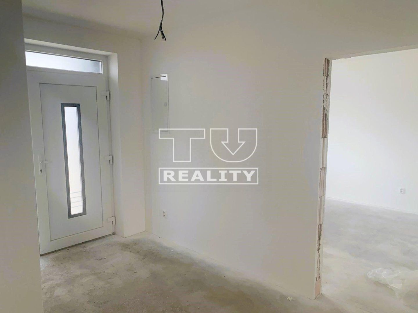 TUreality ponúka na predaj novostavbu 4i rodinného domu 18 min od Zvolena s pozemkom 1100 m²