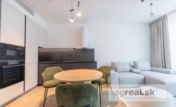 Prenájom- exkluzívny a ešte neobývaný 2- izb. byt (50 m2) v  jedinečnom projekte SKY PARK IV (4, veža), ul. Bottova, BA I- Staré Mesto