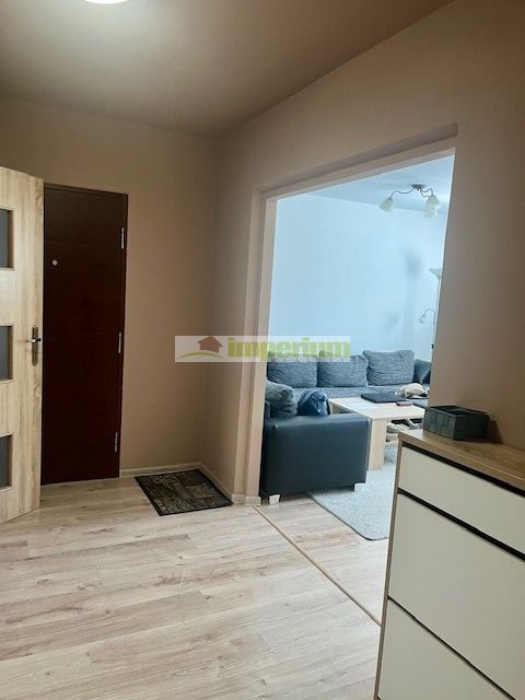 Na predaj čiastočne zariadený 3- izbový byt s lodžiou v  centre mesta  Dunajskej  Stredy.