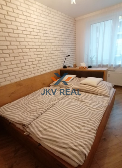 Na prenájom 2 izbový byt v Bratislave časť Rača