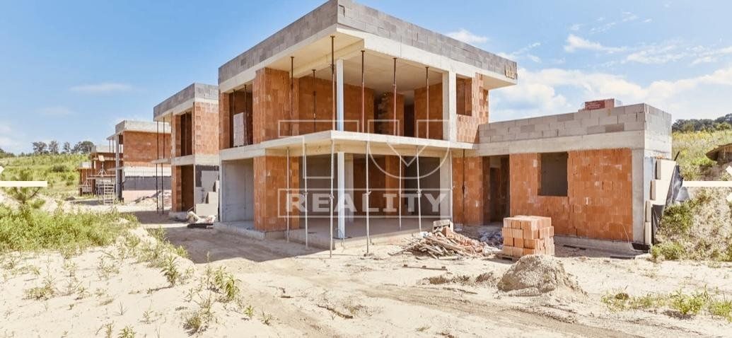 Predaj Rodinný dom Rodinný dom-Predaj-Bratislava - m. č. Záhorská Bystrica-439999.00 €
