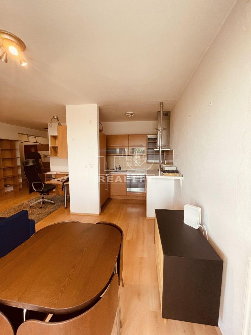 Predaj Iný Iný-Predaj-Bratislava - mestská časť Vrakuňa-236000.00 €