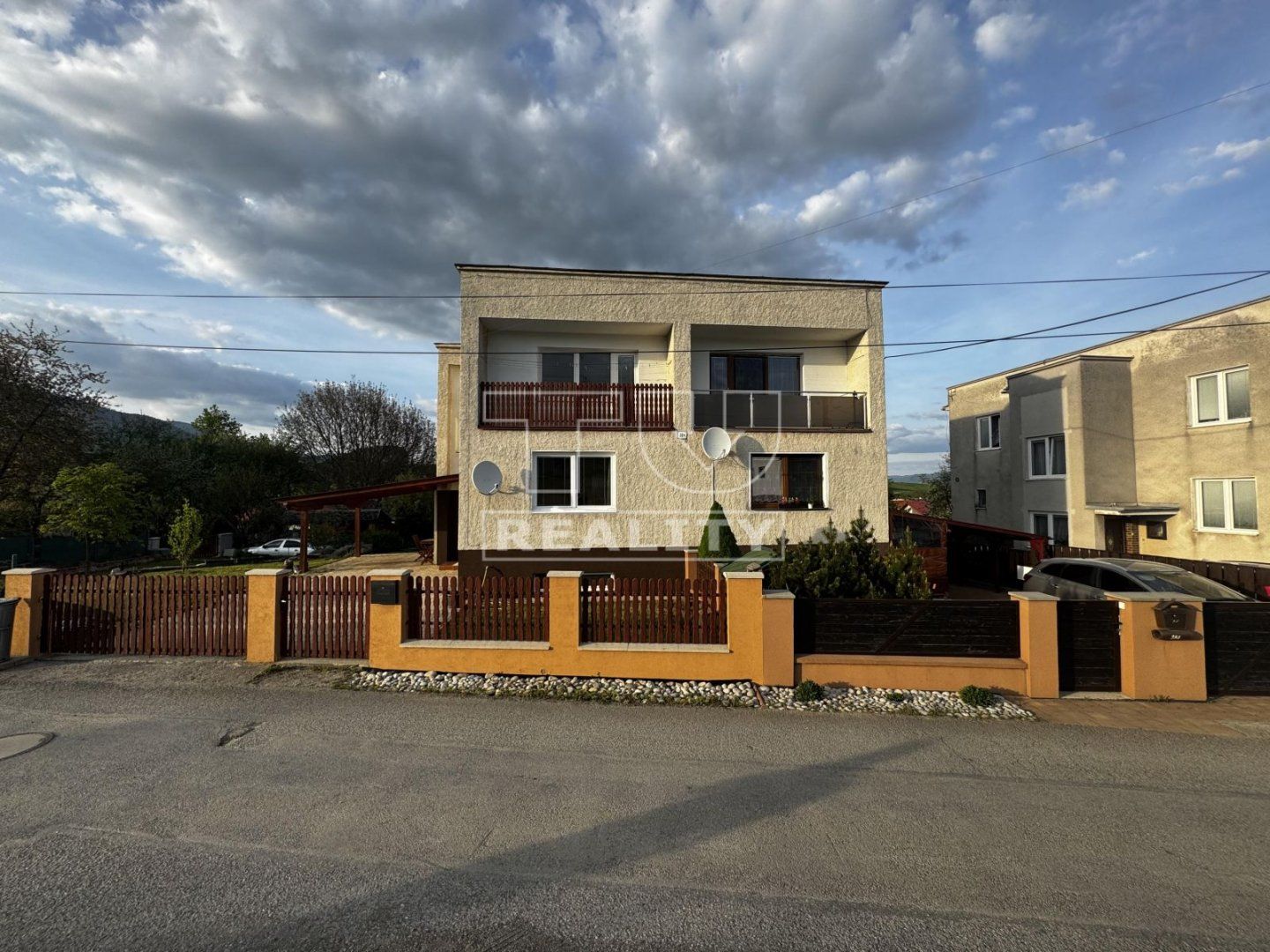 Predaj Rodinný dom Rodinný dom-Predaj-Valča-0.00 €