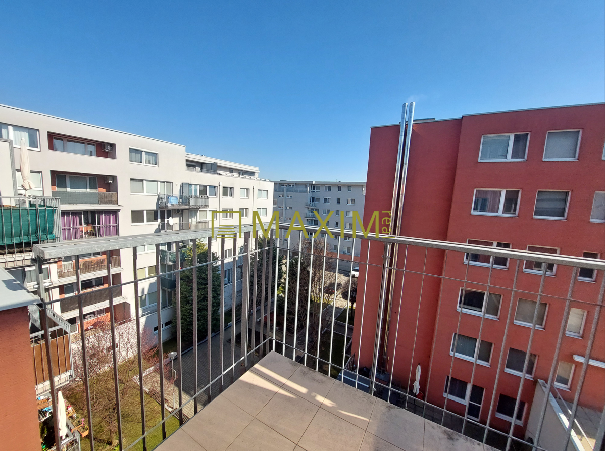 PRENÁJOM – Zariadený 3 izbový byt s parkovacím státím na ulici Na Križovatkách v Bratislave