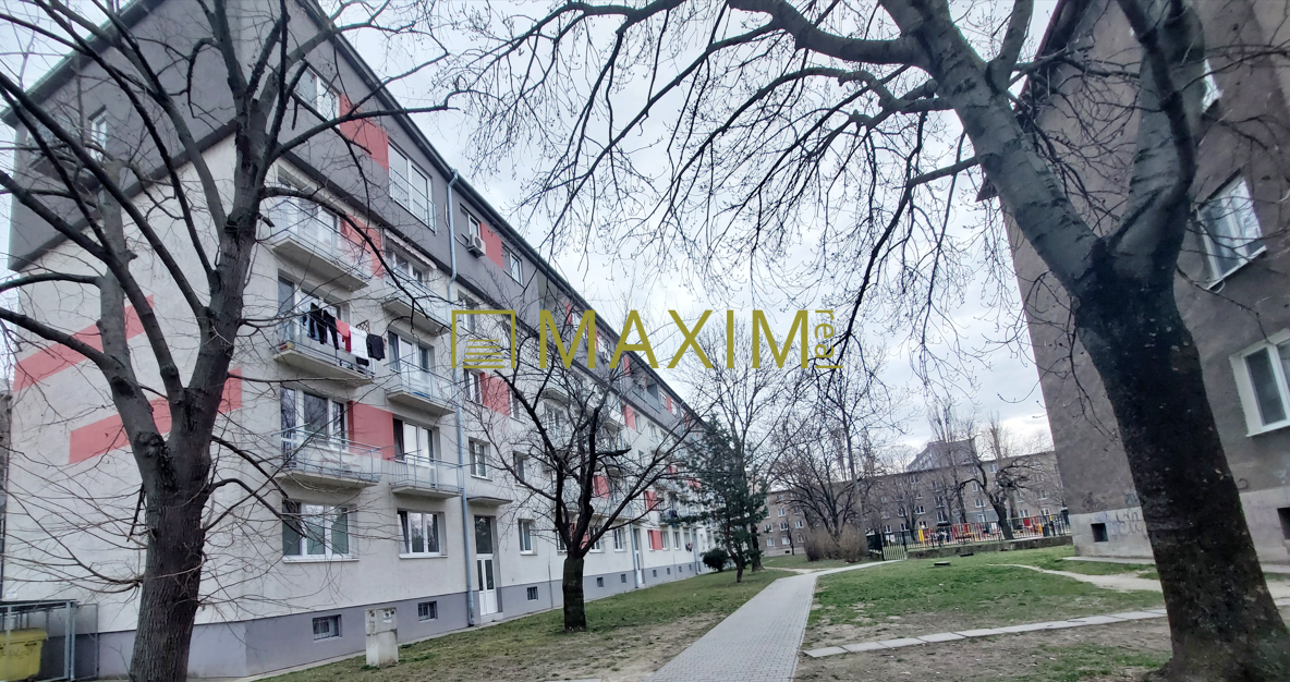 PRENÁJOM – V tehlovom bytovom dome 2 izbový byt na Trebišovskej ulici v Bratislave