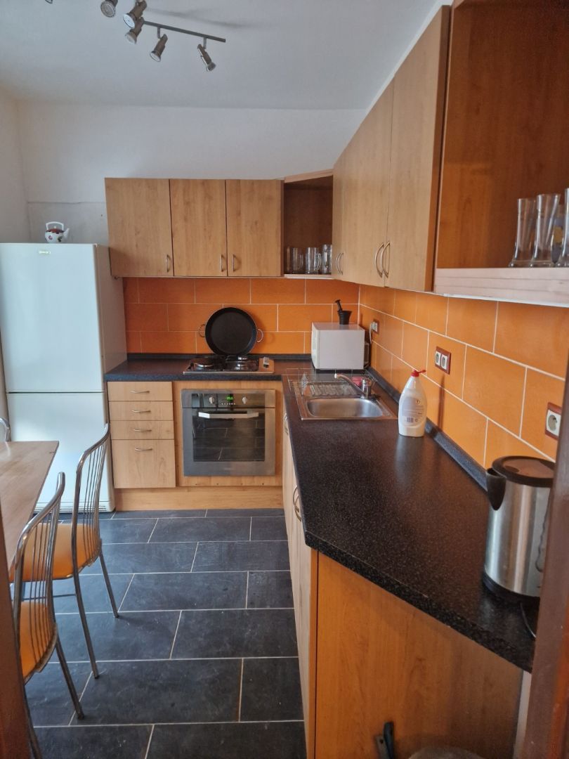 Prenájom Iný Iný-Prenájom-Bratislava - mestská časť Ružinov-750.00 €