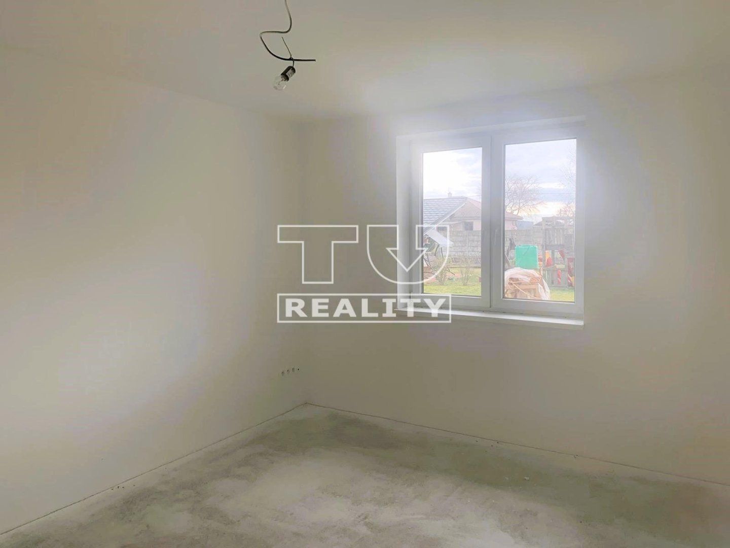 TUreality ponúka na predaj novostavbu 4i rodinného domu 15 min od Detvy s pozemkom 1100 m²