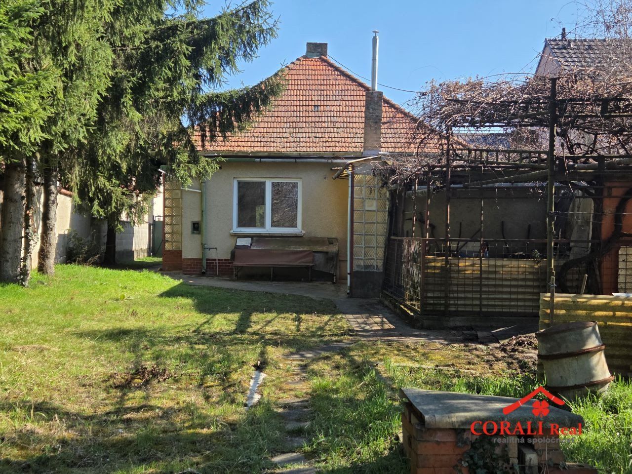PREDAJ  3i RD, pozemok 702 m2, Ivanka pri Dunaji